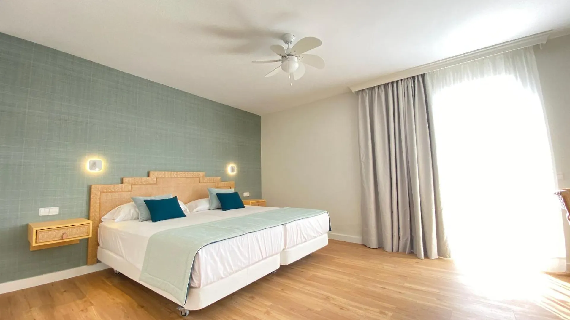 Hotel Esmeralda Maris By Livvo Costa Calma 4*,